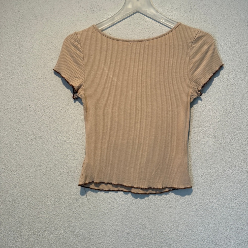Crave Fame Tan Ribbed Lettuce Edge Scoop Neck Henley Ruched Short Sleeve Top M - Picture 2 of 3